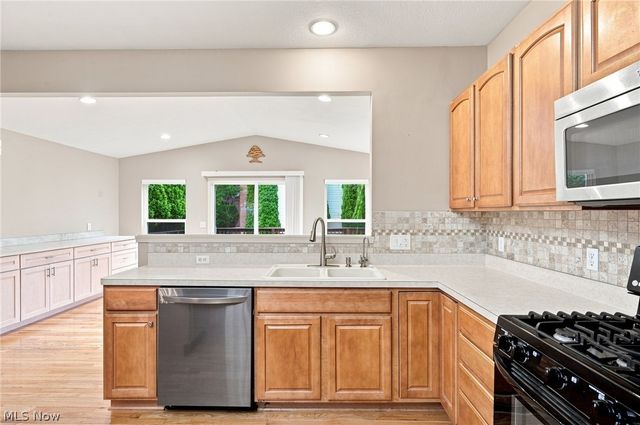 465 Wilmington Drive, Broadview Heights, OH 44147