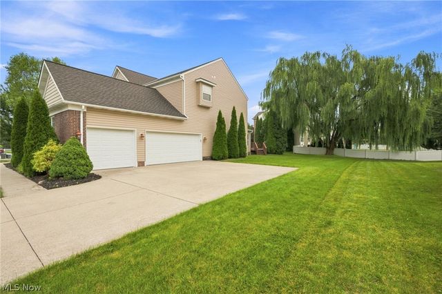 465 Wilmington Drive, Broadview Heights, OH 44147