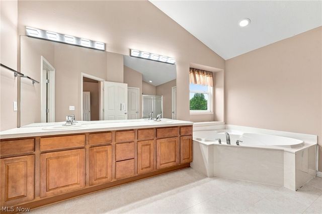 465 Wilmington Drive, Broadview Heights, OH 44147