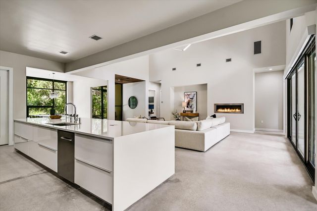 500 Laurel Valley RD, West Lake Hills, TX 78746