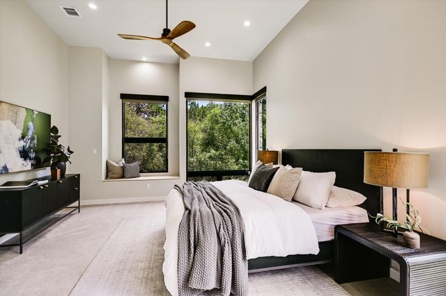500 Laurel Valley RD, West Lake Hills, TX 78746