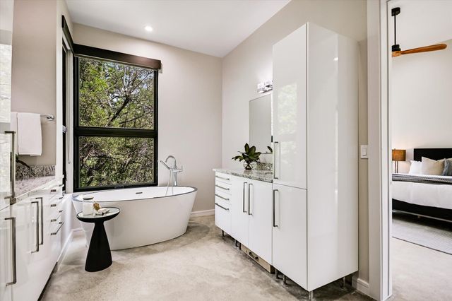 500 Laurel Valley RD, West Lake Hills, TX 78746