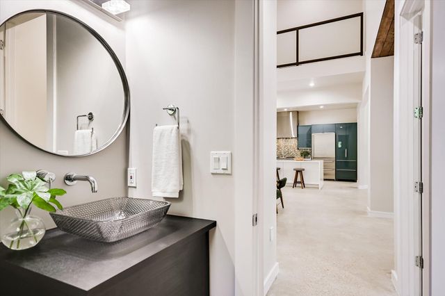 500 Laurel Valley RD, West Lake Hills, TX 78746