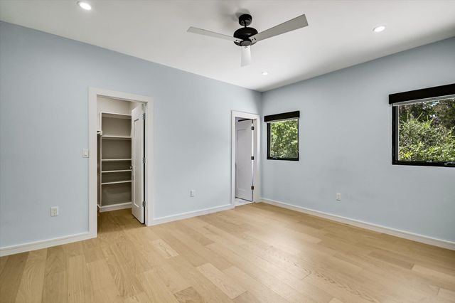 500 Laurel Valley RD, West Lake Hills, TX 78746