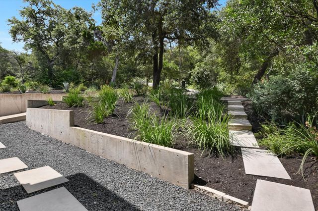 500 Laurel Valley RD, West Lake Hills, TX 78746