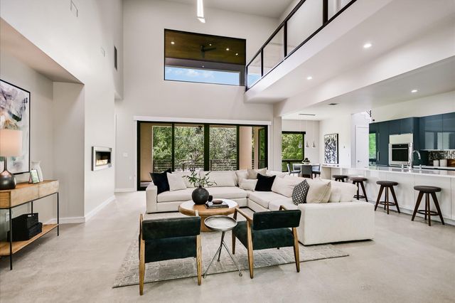 500 Laurel Valley RD, West Lake Hills, TX 78746