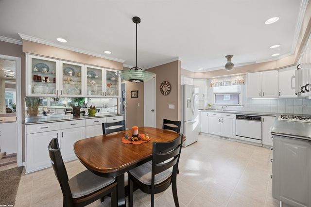 38151 Seaway Court, Harrison Twp, MI 48045