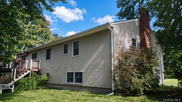 56 Mandalay Drive, Poughkeepsie, NY 12603