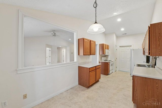 8021 Pinnacle Point Drive, West Chester, OH 45069