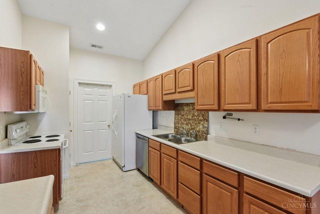 8021 Pinnacle Point Drive, West Chester, OH 45069