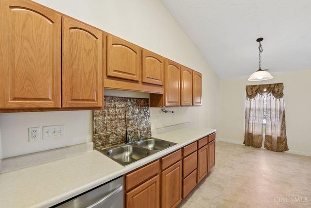 8021 Pinnacle Point Drive, West Chester, OH 45069