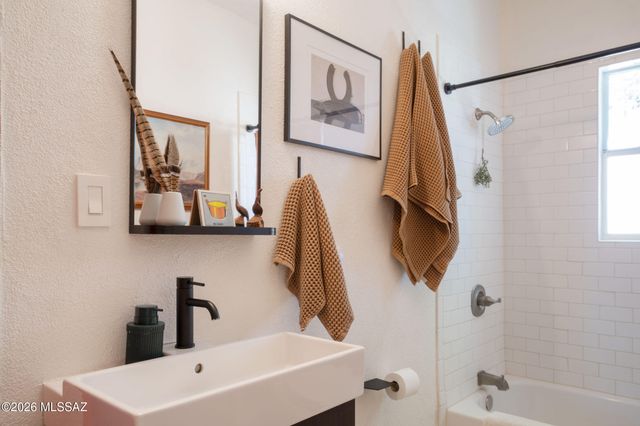 840 S 8th Avenue, Tucson, AZ 85701