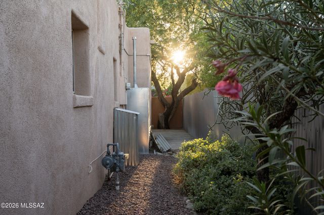 840 S 8th Avenue, Tucson, AZ 85701