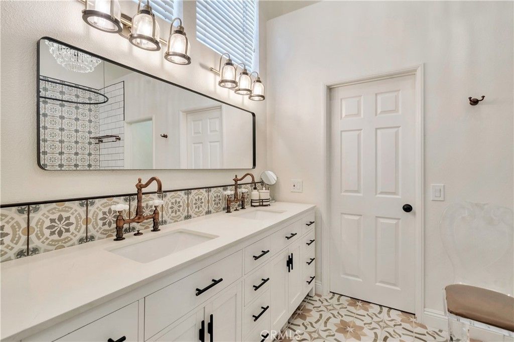 Image 22 of property listing at 27842 Camino Del Rio, San Juan Capistrano, CA 92675