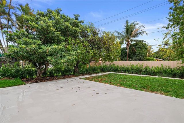 426 Bayberry Drive, West Palm Beach, FL 33403