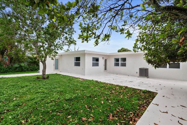 426 Bayberry Drive, West Palm Beach, FL 33403