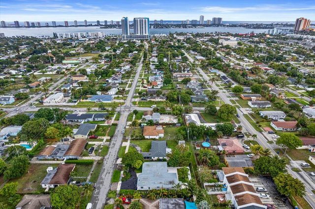 426 Bayberry Drive, West Palm Beach, FL 33403