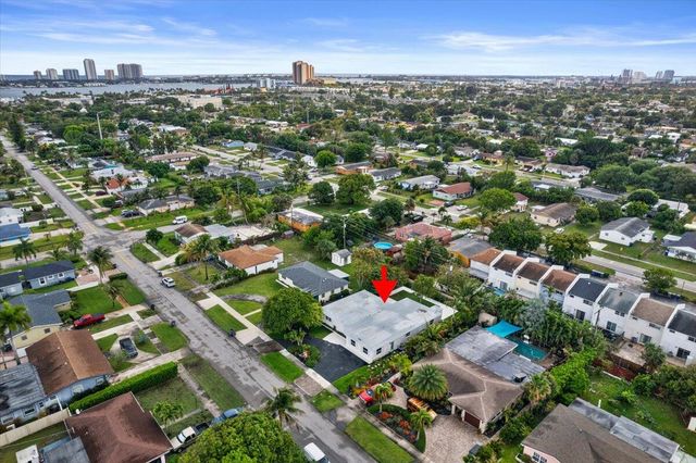 426 Bayberry Drive, West Palm Beach, FL 33403