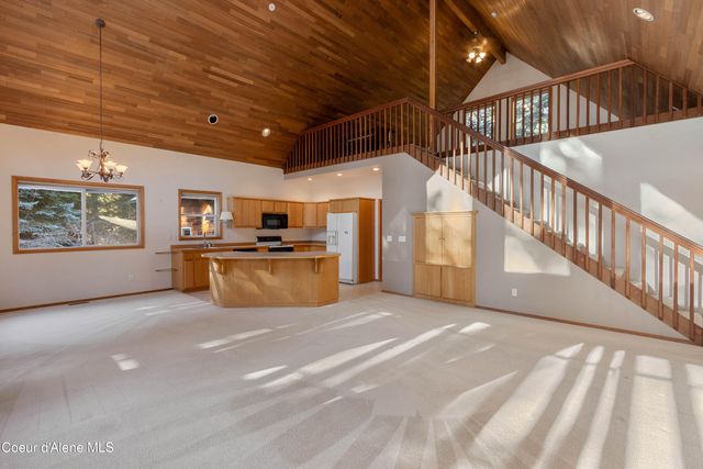 608 Meadowlark LN, Sandpoint, ID 83864