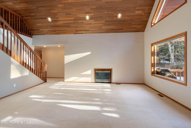 608 Meadowlark LN, Sandpoint, ID 83864