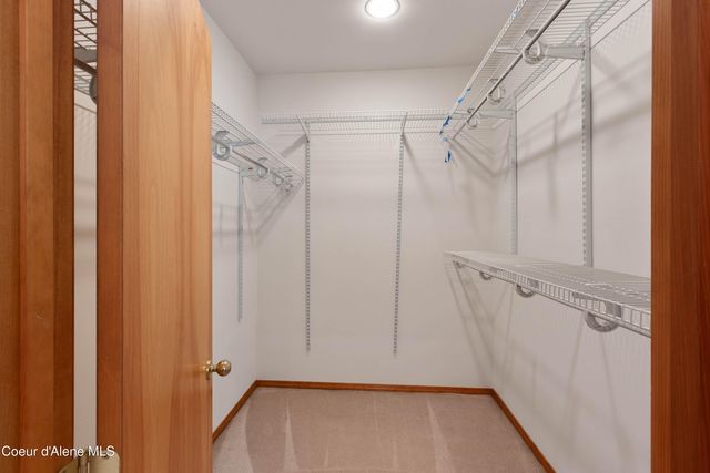 608 Meadowlark LN, Sandpoint, ID 83864