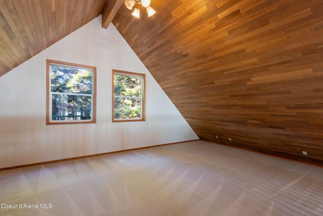 608 Meadowlark LN, Sandpoint, ID 83864