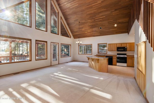 608 Meadowlark LN, Sandpoint, ID 83864