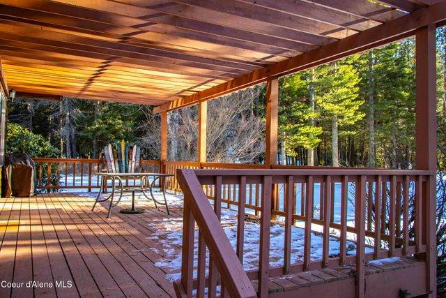 608 Meadowlark LN, Sandpoint, ID 83864