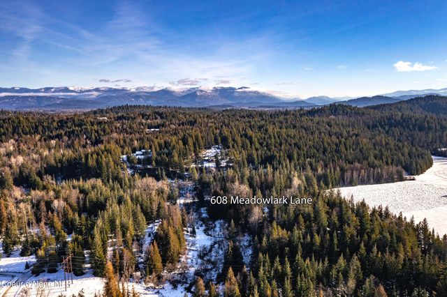 608 Meadowlark LN, Sandpoint, ID 83864