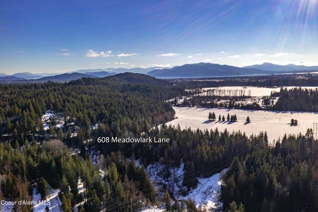 608 Meadowlark LN, Sandpoint, ID 83864