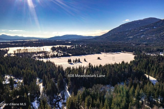608 Meadowlark LN, Sandpoint, ID 83864