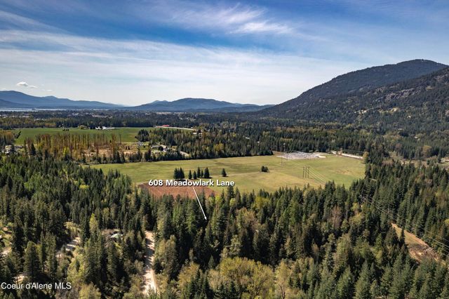 608 Meadowlark LN, Sandpoint, ID 83864