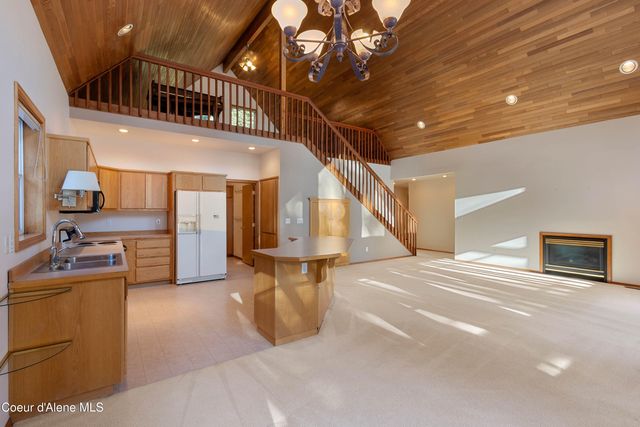 608 Meadowlark LN, Sandpoint, ID 83864