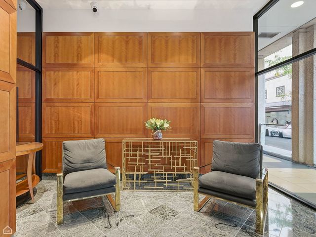 100 E Walton Place 10C, Chicago, IL 60611