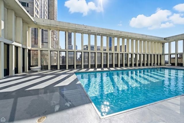 100 E Walton Place 10C, Chicago, IL 60611