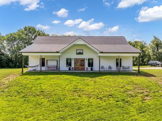 454 Gum Branch Rd, Burns, TN 37029