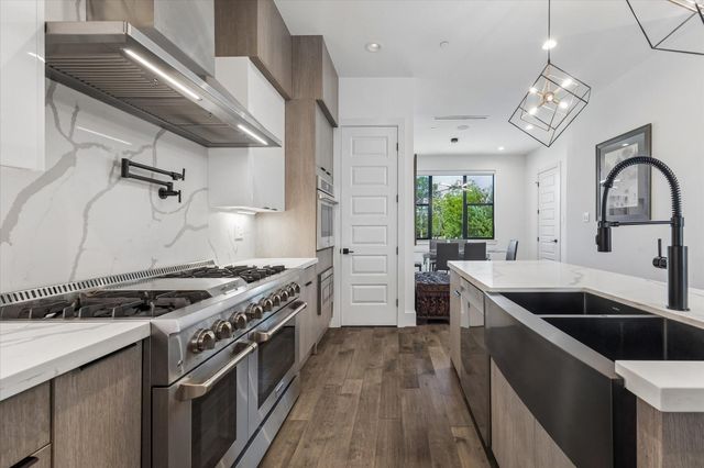 2435 Sheridan Street, Houston, TX 77030