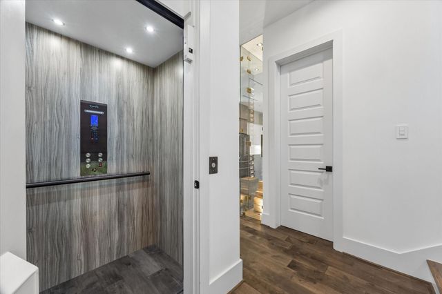 2435 Sheridan Street, Houston, TX 77030