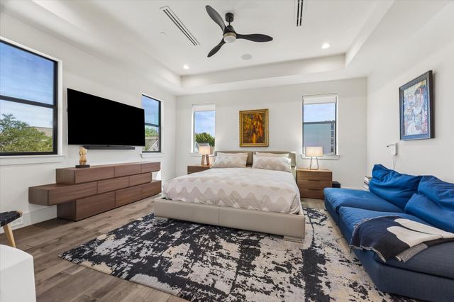 2435 Sheridan Street, Houston, TX 77030