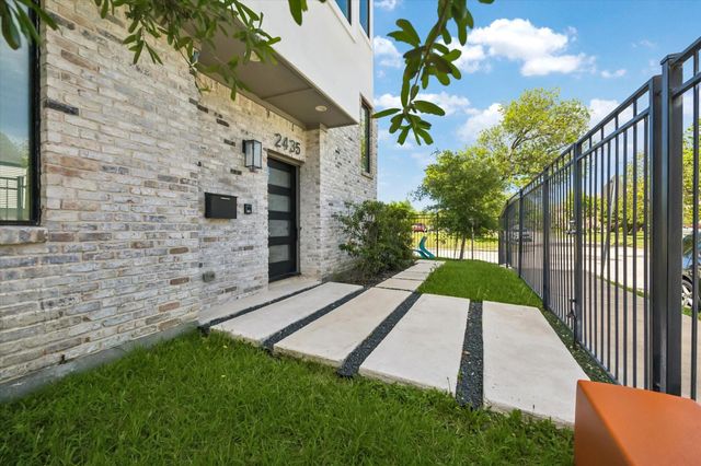 2435 Sheridan Street, Houston, TX 77030