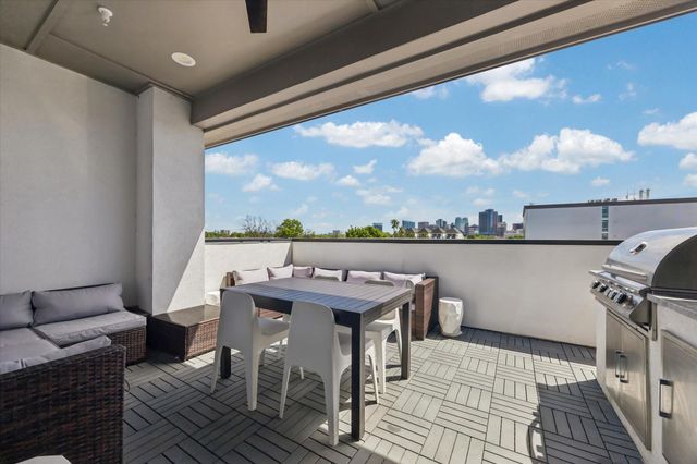 2435 Sheridan Street, Houston, TX 77030