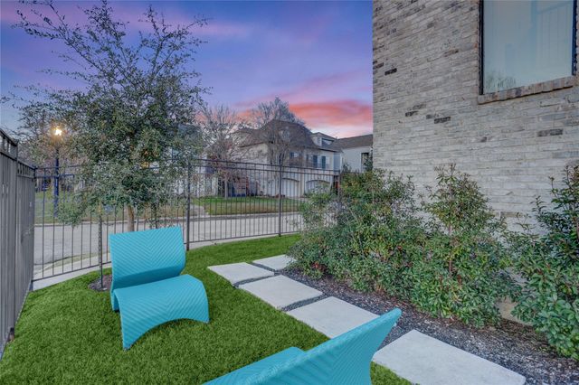 2435 Sheridan Street, Houston, TX 77030