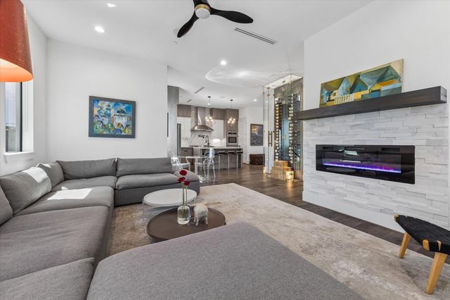 2435 Sheridan Street, Houston, TX 77030