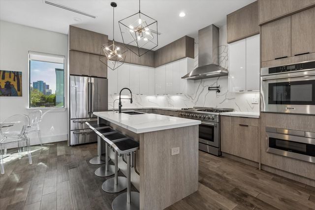 2435 Sheridan Street, Houston, TX 77030