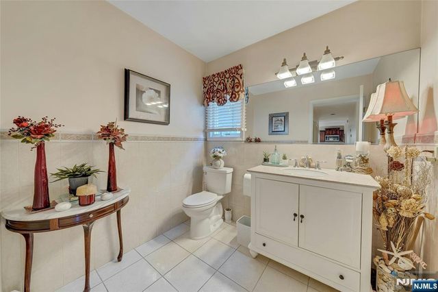 244 McElroy Avenue, Fort Lee, NJ 07024