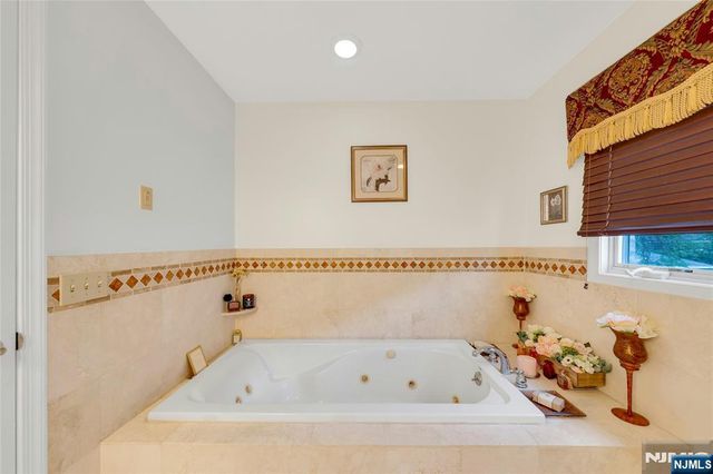 244 McElroy Avenue, Fort Lee, NJ 07024