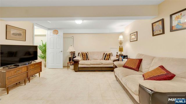 244 McElroy Avenue, Fort Lee, NJ 07024