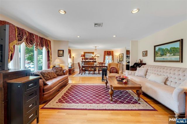 244 McElroy Avenue, Fort Lee, NJ 07024