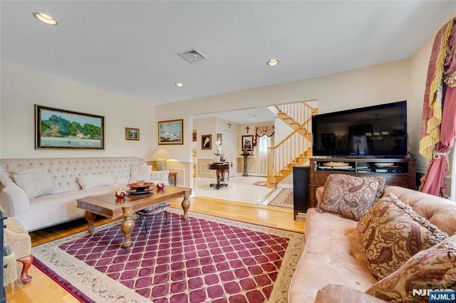 244 McElroy Avenue, Fort Lee, NJ 07024