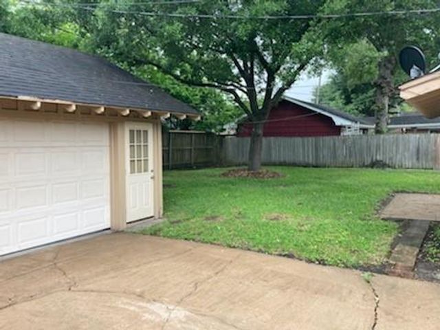 4414 Willowbend Boulevard, Houston, TX 77035